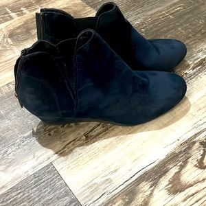 Navy blue Suede wedges